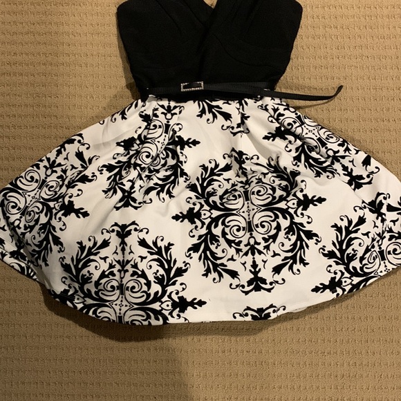 Macy’s Crystal Doll dress, used once for homecoming, size 1 - Picture 3 of 6
